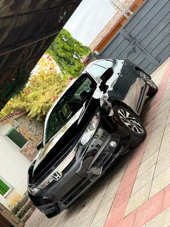 Honda Civic 2016 model available for sale — image 7