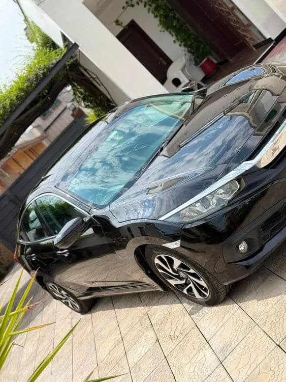 Honda Civic 2016 model available for sale — image 10