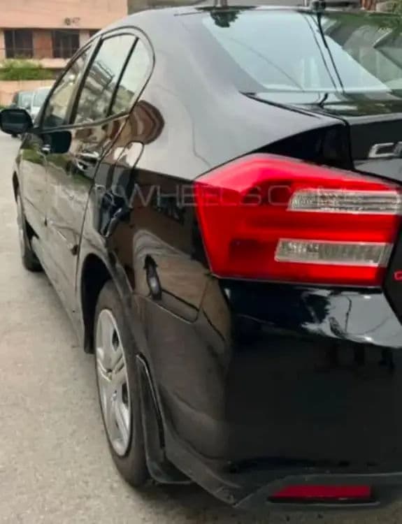 Honda City 2018 Prosmetec First Owner for sale in karachi — image 7