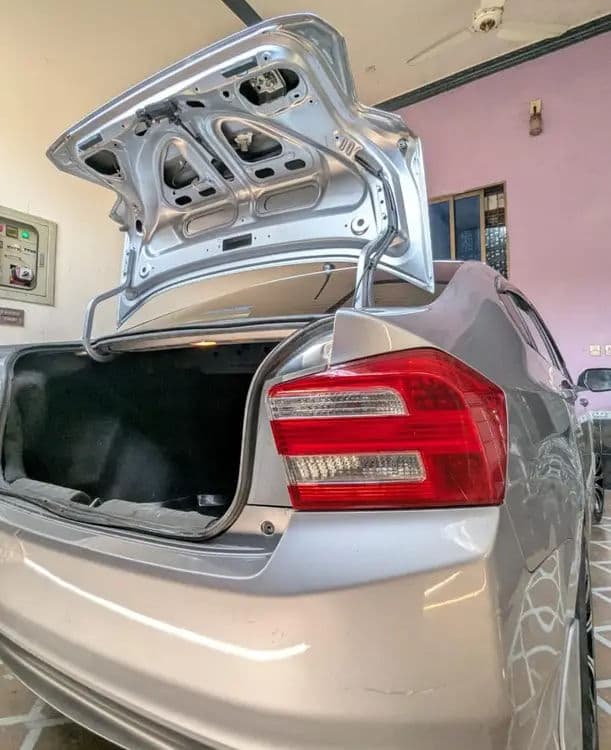 Honda City 2018 Manual Total Genuine for Sale — image 4