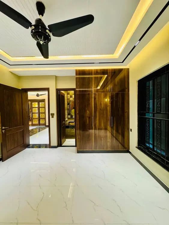 Executive House for Sale in Al Rehman Garden Phase 2 Lahore — image 4