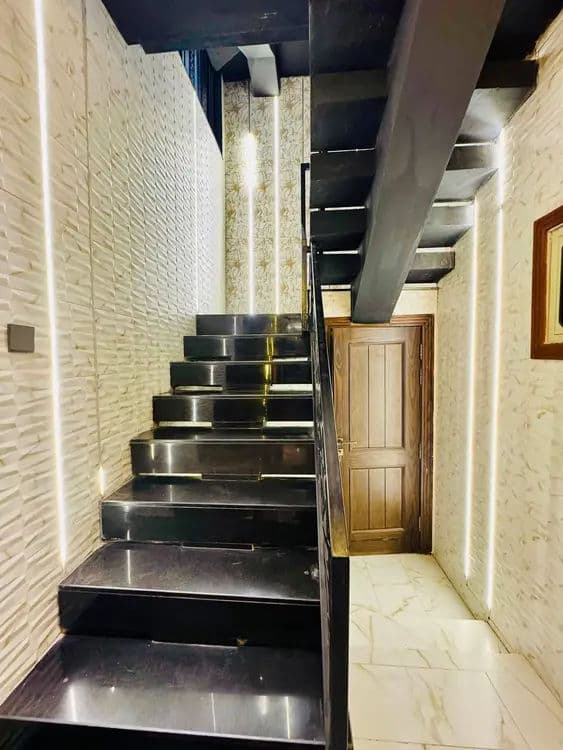 Executive House for Sale in Al Rehman Garden Phase 2 Lahore — image 2