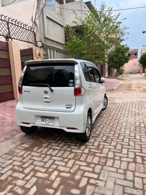 Nissan Dayz Highway Star 2014/2017 | 88,000 KM | Full Option — image 3