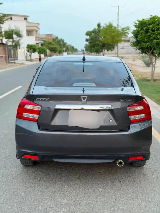Honda City 1.3 2021 for Sale in Rahim Yar Khan — image 11