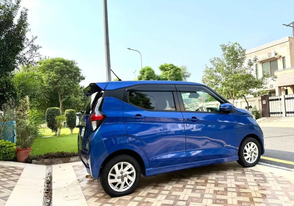 Nissan Dayz Highway Star S-Hybrid AWD for Sale — image 3