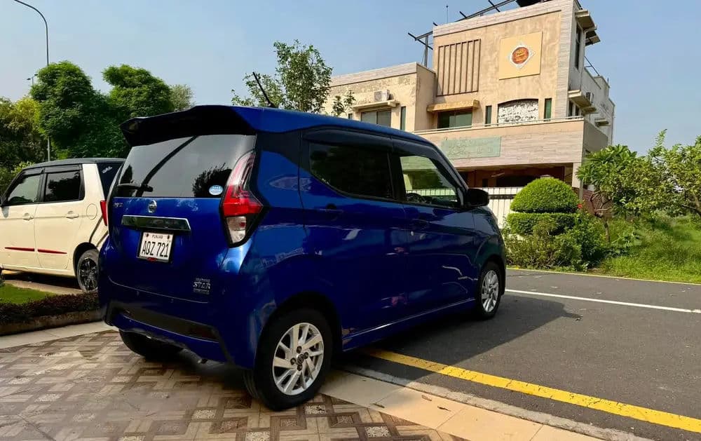 Nissan Dayz Highway Star S-Hybrid AWD for Sale — image 5